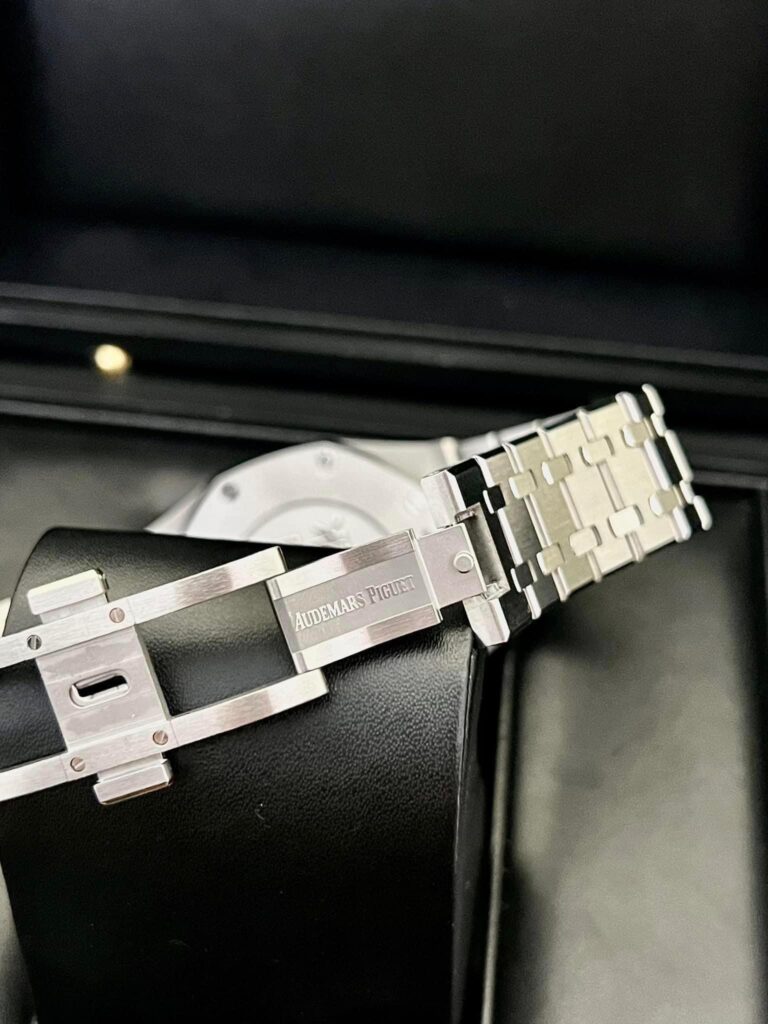 Audemars Piguet Royal Oak 26331ST Chronograph Rep (2) Audemars Piguet Royal Oak 26331ST Chronograph Rep (1)