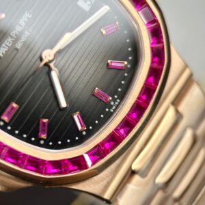 Đồng Hồ Patek Philippe Nautilus 5723 Đá Ruby Đỏ Replica 11 40mm (3)