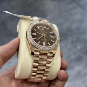 Đồng Hồ Rolex Day-Date 228235 Bọc Vàng Đính Moissanite GM V2 152gram 40mm (1)