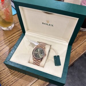 Đồng Hồ Rolex Day-Date 228235 Bọc Vàng Mặt Xanh Lá GM V3 170gram 40mm (1)