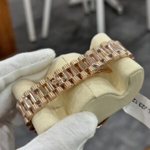 Đồng Hồ Rolex Day-Date 228235 Bọc Vàng Mặt Xanh Lá GM V3 170gram 40mm (1)