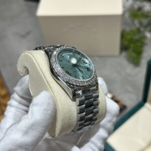 Đồng Hồ Rolex Day-Date 228236 Độ Moissanite Mặt Xanh Băng 168gram GM V3 40mm (7)