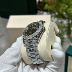 Đồng Hồ Rolex Day-Date 228236 Độ Moissanite Mặt Xanh Lá 168gram GM V3 40mm (11)