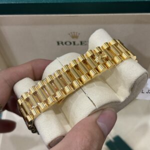 Đồng Hồ Rolex Day-Date 228238 Bọc Vàng Đính Moissanite GM V2 152gram 40mm (1)