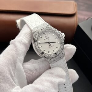 Hublot Classic Fusion Độ Kim Cương Moissanite Màu Trắng 38mm (2)