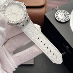 Hublot Classic Fusion Độ Kim Cương Moissanite Màu Trắng 38mm (2)