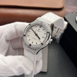 Hublot Classic Fusion Độ Kim Cương Moissanite Màu Trắng 38mm (2)