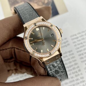 Hublot Classic Fusion King Gold Nữ Đính Đá Màu Xám 33mm (4)