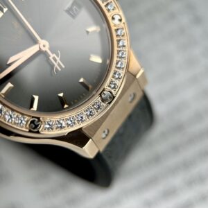 Hublot Classic Fusion King Gold Nữ Đính Đá Màu Xám 33mm (1)