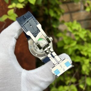 Hublot Classic Fusion Replica 11 Màu Xanh Dương Đính Đá 42mm (3)