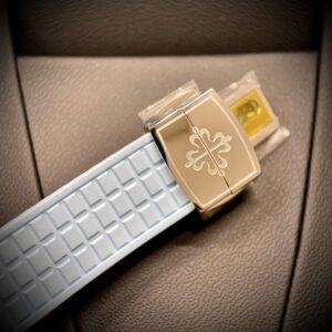 Patek Philippe Aquanaut 5072R Dây Cao Su Màu Xanh Dương PPF (4)