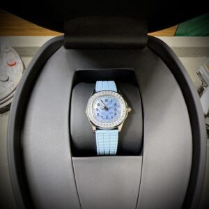 Patek Philippe Aquanaut 5072R Dây Cao Su Màu Xanh Dương PPF (4)