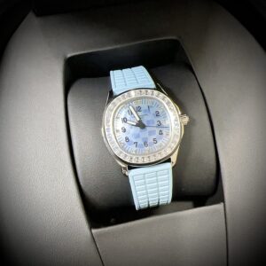 Patek Philippe Aquanaut 5072R Dây Cao Su Màu Xanh Dương PPF (4)
