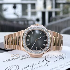 Patek Philippe Nautilus 5723 Bọc Vàng Độ Kim Cương Moissanite Baguette 3K 40mm (1)