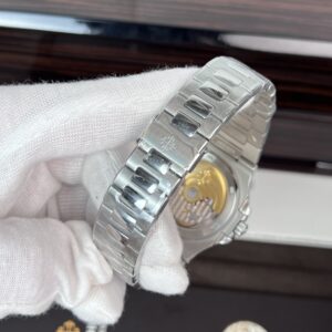 Patek Philippe Nautilus 5723 Replica 11 Đính Đá Màu Xanh (7)