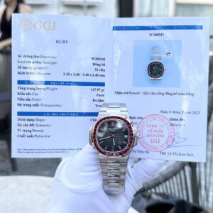Patek Philippe Nautilus 5723 Replica 11 Độ Đá Ruby Đỏ 40mm (1)