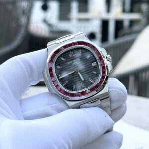 Patek Philippe Nautilus 5723 Replica 11 Độ Đá Ruby Đỏ 40mm (1)