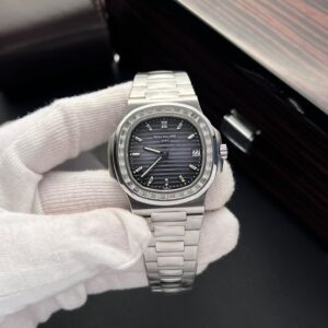 Patek Philippe Nautilus 5723 Replica 11 Mặt Xanh Đính Đá (7)