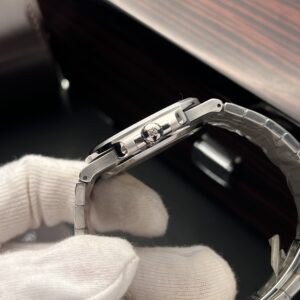 Patek Philippe Nautilus 5723 Replica 11 Mặt Xanh Đính Đá (7)