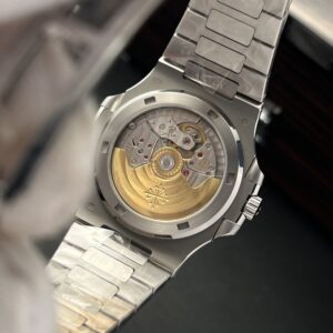 Patek Philippe Nautilus 5723 Replica 11 Mặt Xanh Đính Đá (7)