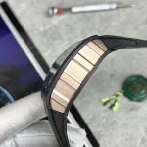 Richard Mille RM47 Replica Cao Cấp Màu Đen Dây Cao Su 42.7mm