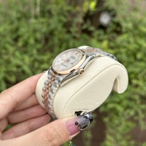 Rolex DateJust Nữ Mặt Xà Cừ Dây Julibee Replica 31mm (1)