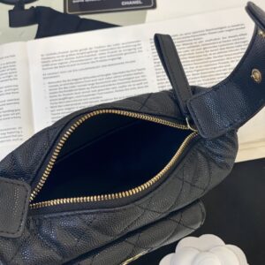 Túi Chanel Hình Bán Nguyệt Siêu Cấp Màu Đen 16cm (2)