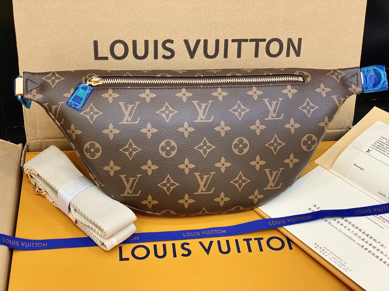 Túi Louis Vuitton Đeo Hông Họa Tiết Monogram Siêu Cấp 38x16x8cm (4) Túi Louis Vuitton Đeo Hông Họa Tiết Monogram Siêu Cấp 38x16x8cm (2)