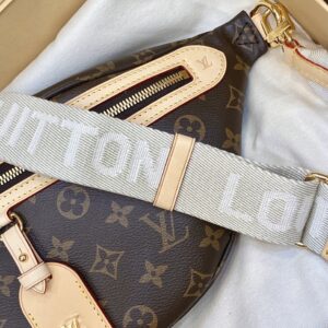 Túi Louis Vuitton Đeo Hông Họa Tiết Monogram Siêu Cấp 38x16x8cm (2)