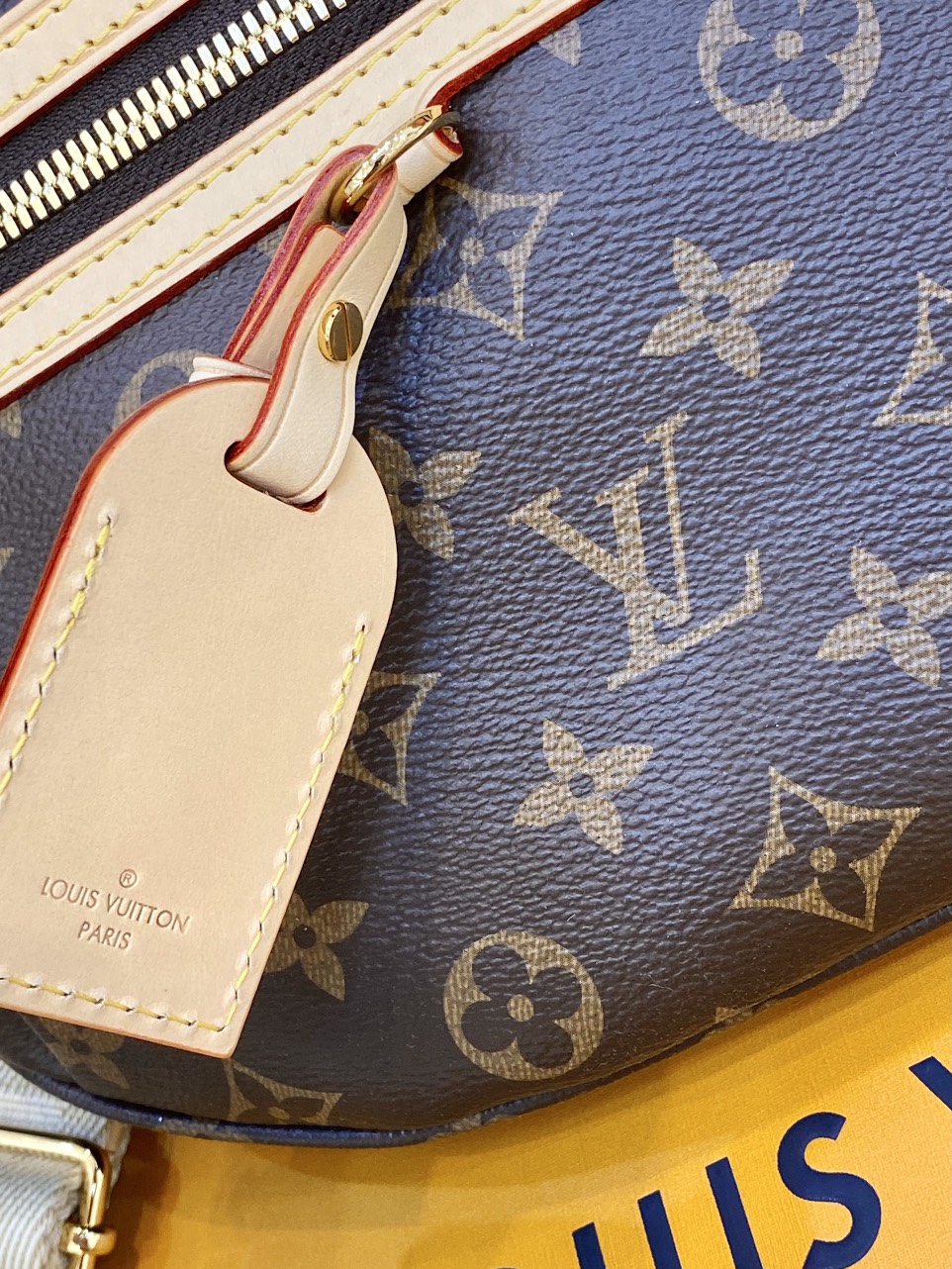 Túi Louis Vuitton Đeo Hông Họa Tiết Monogram Siêu Cấp 38x16x8cm (7) Túi Louis Vuitton Đeo Hông Họa Tiết Monogram Siêu Cấp 38x16x8cm (2)