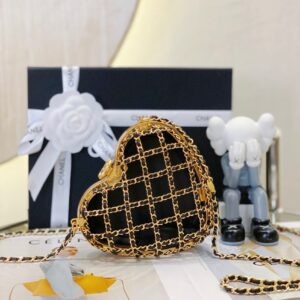 Túi Xách Hàng Hiệu Chanel Màu Đen Hình Trái Tim (8)