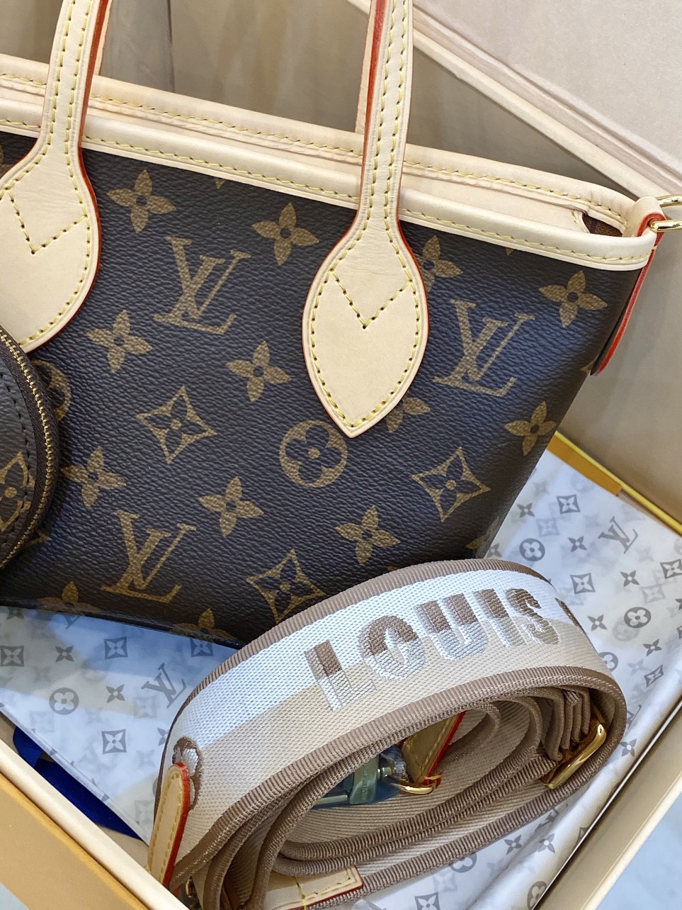 Túi Xách Louis Vuitton LV Neverfull MM Monogram Canvas Siêu Cấp 24x9x14cm (3) Túi Xách Louis Vuitton LV Neverfull MM Monogram Canvas Siêu Cấp 24x9x14cm (2)