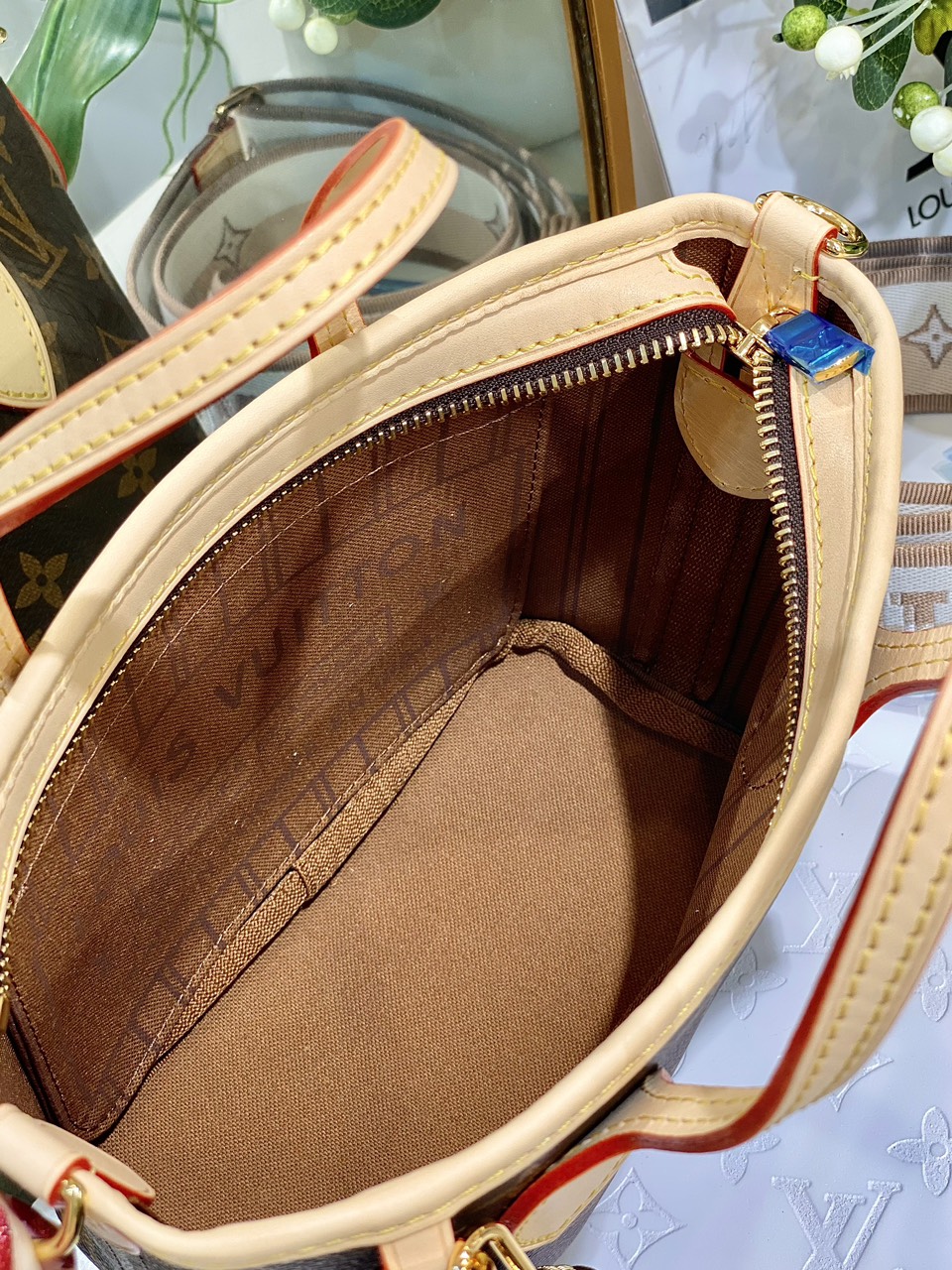 Túi Xách Louis Vuitton LV Neverfull MM Monogram Canvas Siêu Cấp 24x9x14cm (5) Túi Xách Louis Vuitton LV Neverfull MM Monogram Canvas Siêu Cấp 24x9x14cm (2)