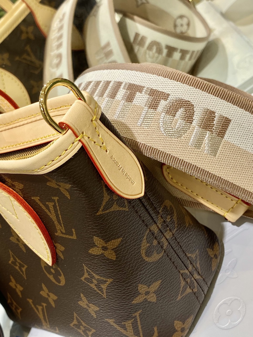 Túi Xách Louis Vuitton LV Neverfull MM Monogram Canvas Siêu Cấp 24x9x14cm (9) Túi Xách Louis Vuitton LV Neverfull MM Monogram Canvas Siêu Cấp 24x9x14cm (2)