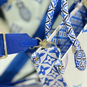 Túi Xách Louis Vuitton LV On The Go Siêu Cấp Màu Xanh 25cm (2)