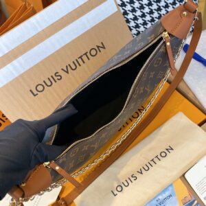 Túi Xách Louis Vuitton Loop Họa Tiết Monogram Siêu Cấp 38x30x10cm (2)