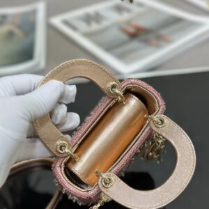 Túi Xách Nữ Hàng Hiệu Dior Siêu Cấp Màu Hồng Đính Hạt 12cm (1)