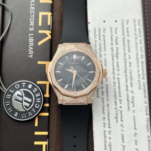 Hublot Classic Fusion King Gold Full Diamonds Màu Đen HBF 40mm