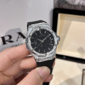 Hublot Classic Fusion Full Diamonds Màu Đen HBF