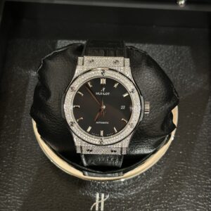 Hublot Classic Fusion Đính Full Kim Cương Moissanite Màu Đen 42mm