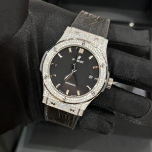 Hublot Classic Fusion Đính Full Kim Cương Moissanite Màu Đen 42mm