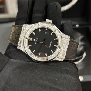 Hublot Classic Fusion Đính Full Kim Cương Moissanite Màu Đen 42mm
