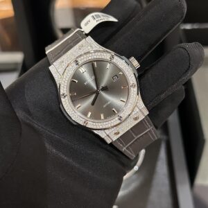 Hublot Classic Fusion Độ Full Kim Cương Moissanite Màu Xám 42mm