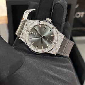 Hublot Classic Fusion Độ Full Kim Cương Moissanite Màu Xám 42mm
