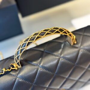 Túi Nữ Hàng Hiệu Chanel Handle Siêu Cấp Quai Cầu Vồng Cao Màu Đen 22x21cm