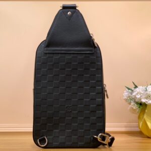 Túi Xách Nam Hàng Hiệu Louis Vuitton LV Avenue Siêu Cấp Dáng Đeo Trước 20x31x7cm