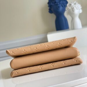 Túi Xách Nữ Hàng Hiệu Louis Vuitton LV Coussin Siêu Cấp Màu Nâu 26cm