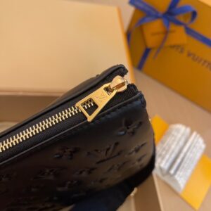 Túi Xách Nữ Hàng Hiệu Louis Vuitton LV Coussin Màu Đen 26cm