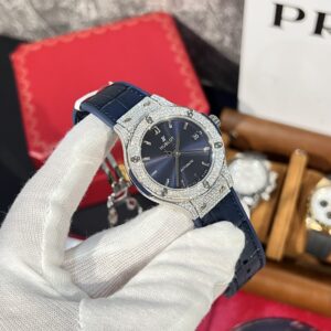 Đồng Hồ Hublot Classic Fusion Titanium Blue Dial Đính Moissanite 38mm (1)