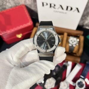 Đồng Hồ Hublot Classic Fusion Titanium Gray Dial Độ Moissanite 42mm (2)